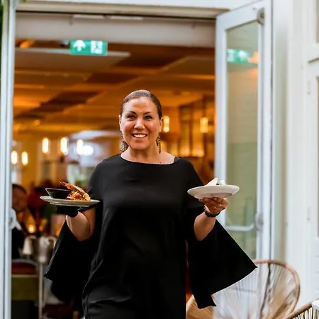 Ruim Comfortabel Centrum Met Restaurant! Μπρέντα