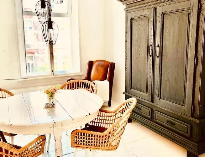 Ruim Comfortabel Centrum Met Restaurant! *