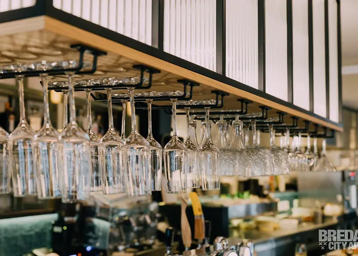 Ruim Comfortabel Centrum Met Restaurant! 아파트 브레다